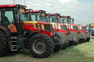 Беларусь готова льготировать Омской области кредиты на закупку белорусской сельхозтехники