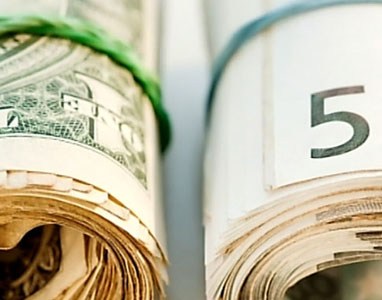 Валютные торги: рубль никому не уступил