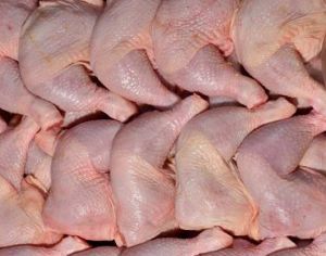 Беларусь резко нарастила импорт мяса птицы и шпика