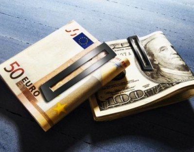 Доллар взял паузу в начале рабочей недели