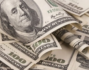 Белорусский рубль девальвировался к доллару и евро на торгах 20 октября