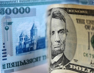 Валютные торги: белорусский рубль уверенно теснит доллар и евро