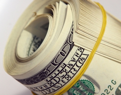 Перенесенные торги состоялись: доллар скромно вырос