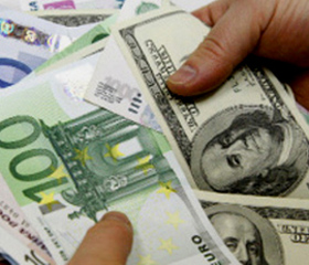 Валютные торги: доллар и евро неожиданно замерли