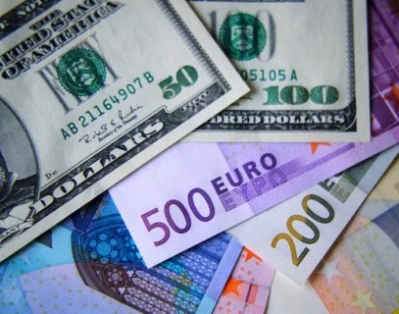 Итоги валютных торгов: доллар до понедельника — «круглый» красавец, евро вырос