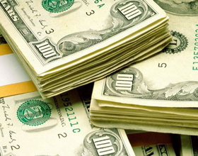 Итоги валютных торгов: доллар установил новый рекорд, евро продолжает дешеветь