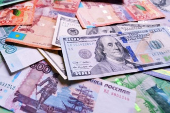Белорусский рубль снова дешевеет по отношению к евро и доллару. Что будет дальше?