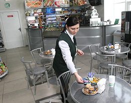 Белорусские придорожные кафе должны предлагать меню на иностранном языке