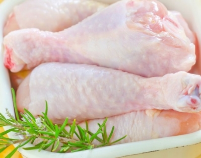 Вслед за свининой начали расти цены на курятину