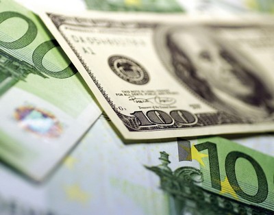 На торгах 8 мая белорусский рубль резко укрепился к российскому рублю и евро, но незначительно уступил доллару