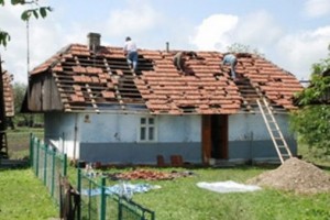 Более 230 домов остались без крыш в Гомельской области 