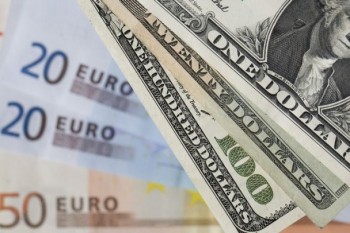 Евро и доллар сильно подорожали на торгах валютной биржи 19 мая, белорусский рубль девальвировался к корзине валют на 0,34%