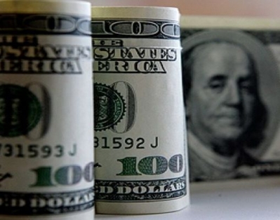 Доллар подорожал до рекордной отметки, евро пошел назад