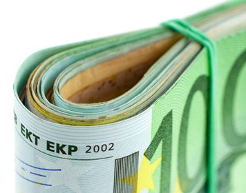 На торгах 27 ноября российский рубль опустился, евро - вырос