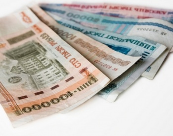 23 февраля белорусский рубль продолжил укрепляться к доллару и евро