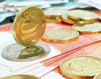 На торгах 15 октября белорусский рубль развернул тренд и укрепился к доллару США и евро