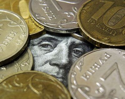 10 июля торги на валютной бирже завершились ослаблением доллара США и Евро