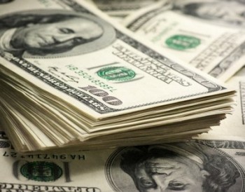 30 декабря на бирже прошли последние торги иностранными валютами в этом году — доллар обновил исторический максимум