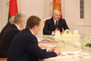 Правительство обсудило ход строительства под Минском высокотехнологичного агропроизводства