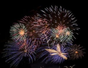 Дожинки отметят международным фестивалем пиротехники