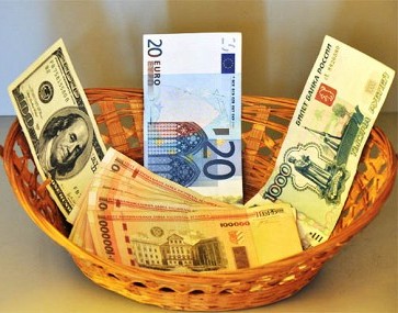 Валютные торги: доллар отдыхает перед завтрашним штурмом очередного психологического рубежа