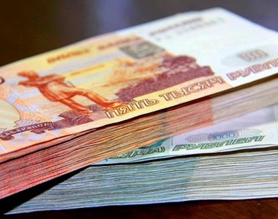 Итоги валютных торгов: российский рубль дорожает, белорусский — грустит