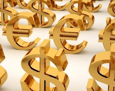 Валютные торги: доллар и евро выросли