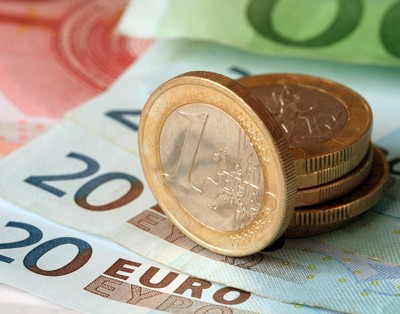 22 мая на торгах в Минске незначительно укрепился лишь евро, доллар и российский рубль подешевели