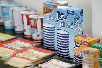 Переработчики из Германии отказываются от молока, произведенного на кормах с глифосатом