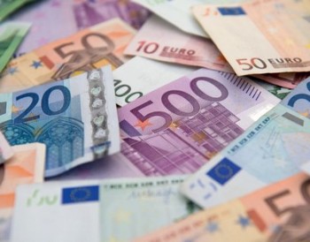 Евро разгромил белорусский рубль на торгах 4 декабря