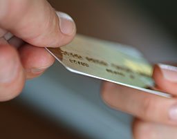 Нацбанк дал разъяснения о порядке использования платежных карточек