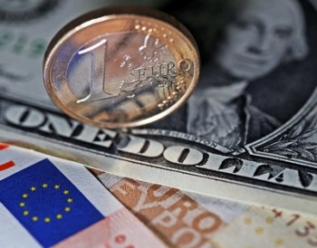 Доллар обновил исторический максимум на торгах 13 января 2016