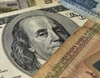 24 декабря белорусский рубль отправил в нокаут доллар и евро