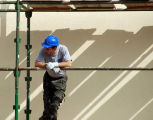 Работы по капремонту в квартире будет оплачивать собственник жилья