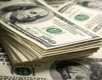 Евро и российский рубль выросли, доллар подешевел