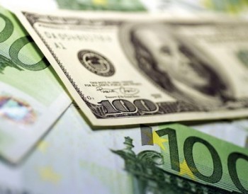 7 декабря торги завершились девальвацией белорусского рубля к доллару и евро