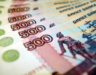 Российский рубль уже стоит меньше 200 рублей