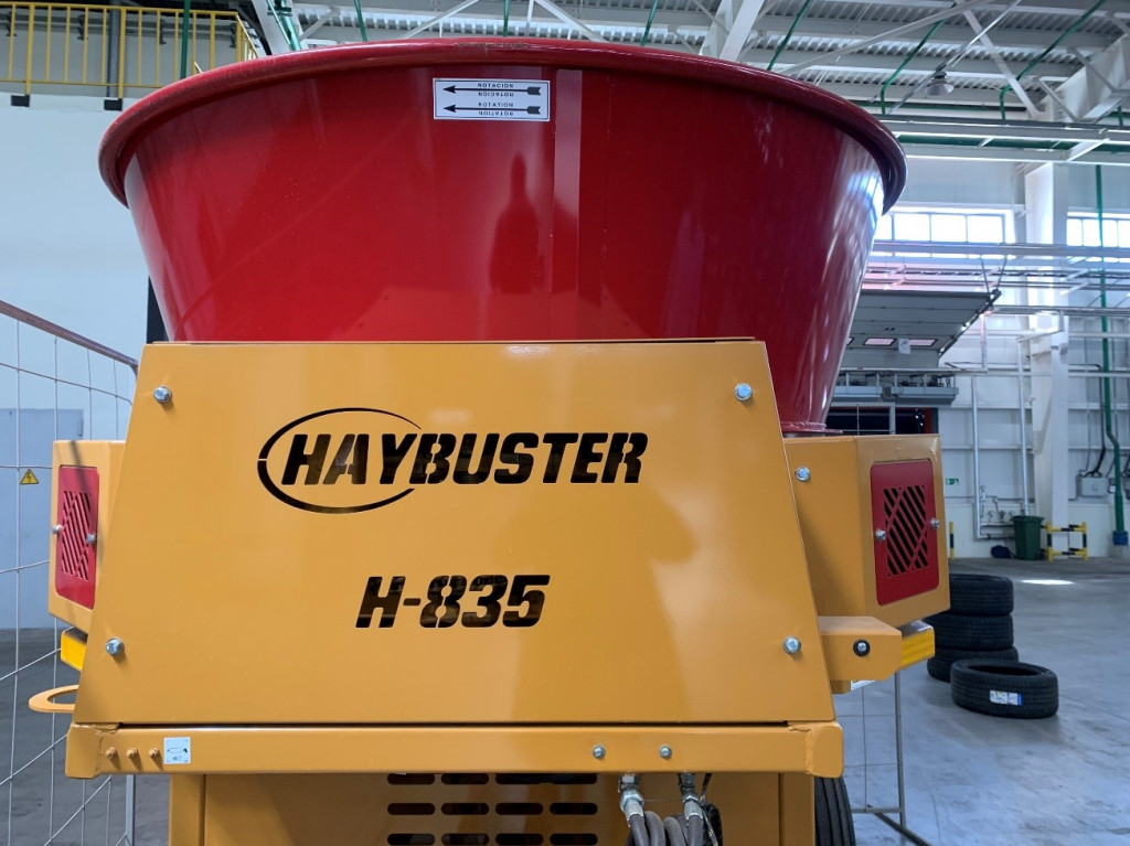 Измельчитель соломы Haybuster H-835.jpg