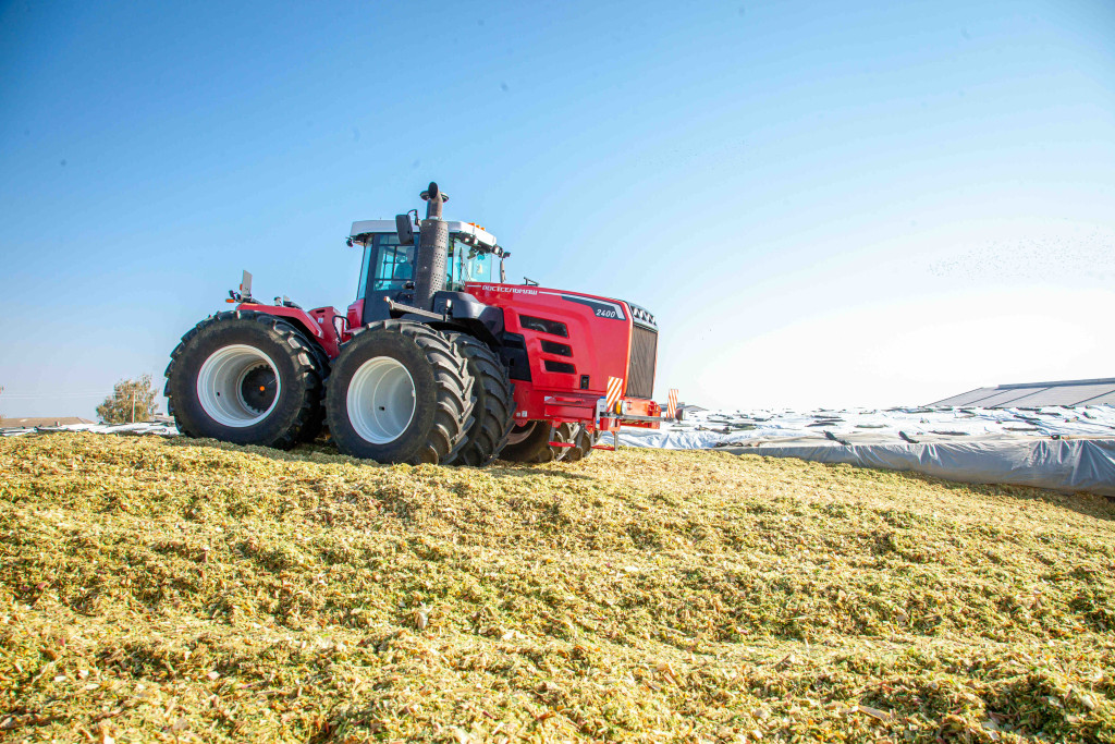 Тракторы Ростсельмаш: российская техника уверенно трудится на белорусских полях