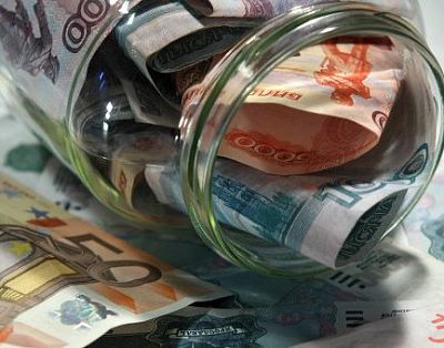 На торгах 14 августа евро третий раз подряд обновил исторический максимум, доллар не смог взять планку в 16000 рублей