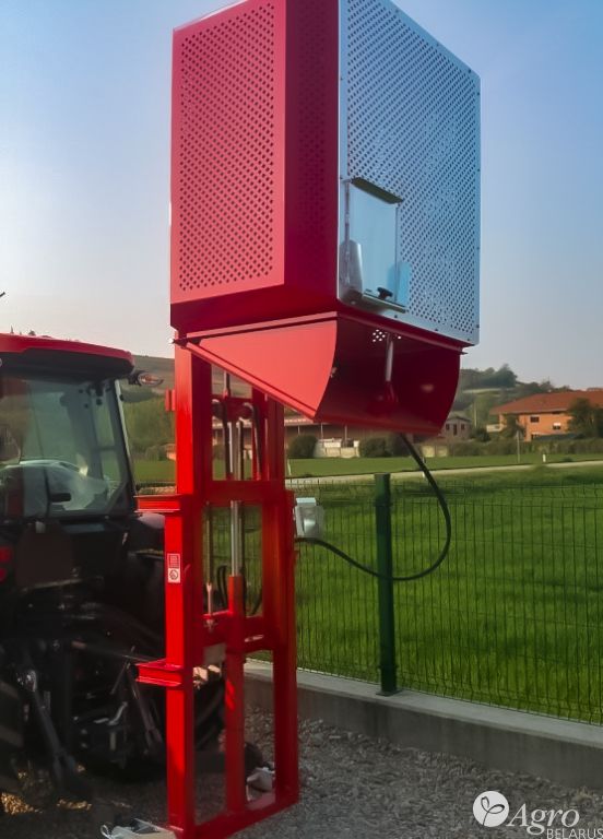 Комбайн-подборщик TR 200.2 с подъёмником для сбора орехов