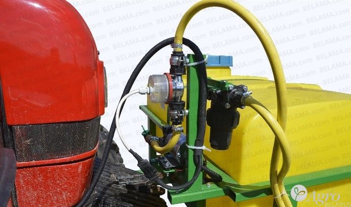 Оборудование для внесения консерванта БЛ-200/400 на пресс-подборщики с электронным управлением