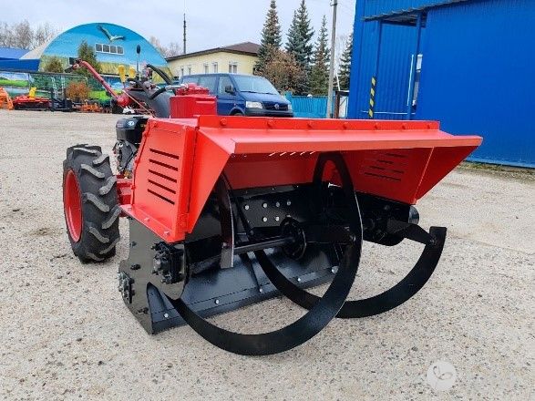 Машина чистящая малогабаритная БЛ-130 «Eko» (подталкиватель корма на мотоблоке)