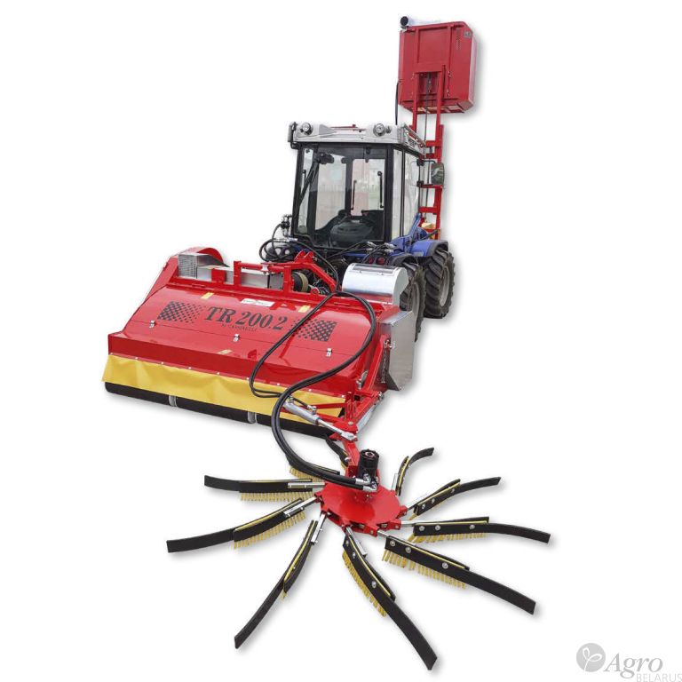 Комбайн-подборщик TR 200.2 с подъёмником для сбора орехов