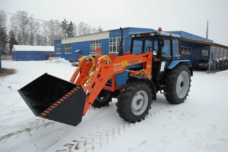 Погрузчик БЛ-750-01 с низкопрофильной кабиной (на тракторе «БЕЛАРУС» 82.1)