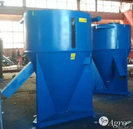 Смеситель сыпучих кормов (зерна) вертикальный шнековый СВ-2,3