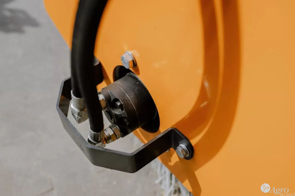 Ковш-подметальная машина TWISTER 1.80