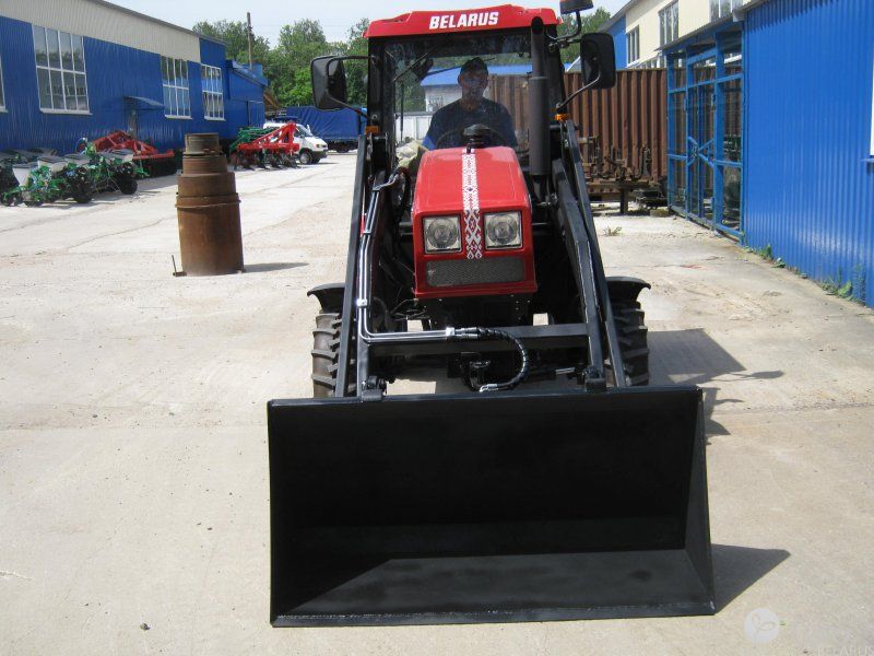 Погрузчик фронтальный БЛ-320Щ (на трактор Беларус 320)