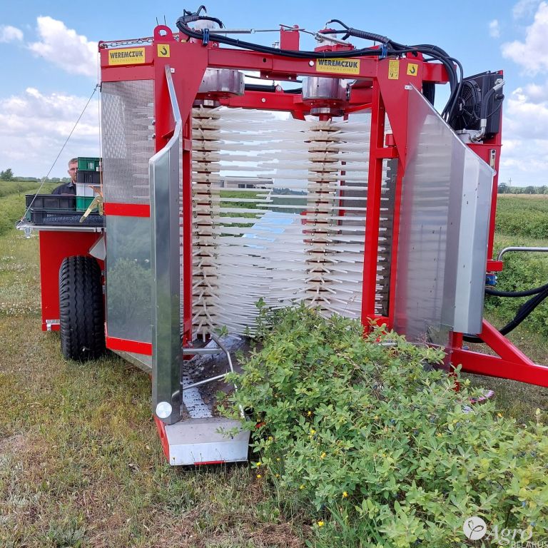 Комбайн полнорядный Karen для уборки малины, голубики