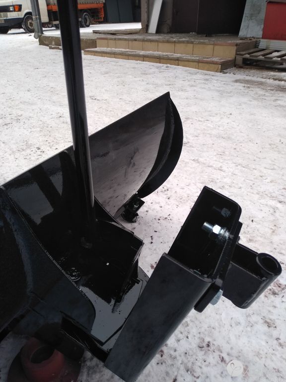 Отвал для снега и выравнивания грунта